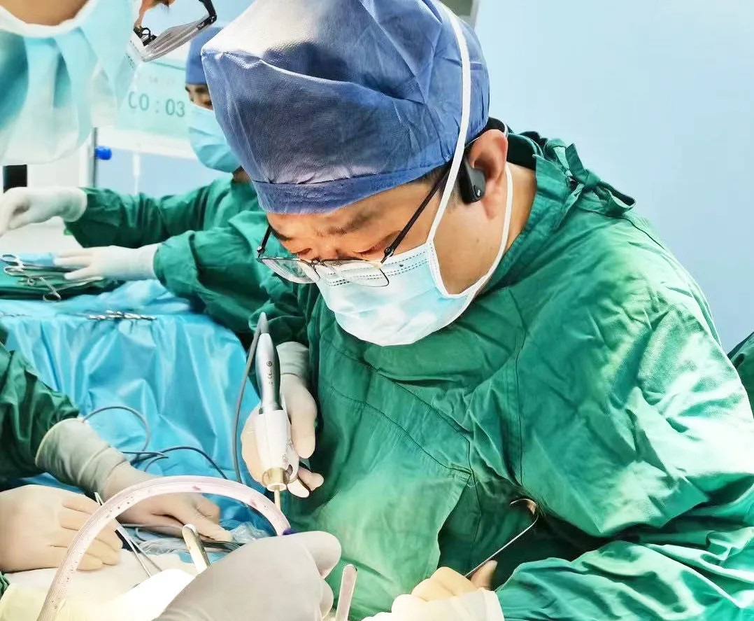 生命接力——胸外科成功施术救治八旬老人！